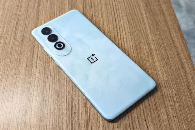 OnePlus Nord CE4 5G (8GB RAM, 128GB, Chrome)